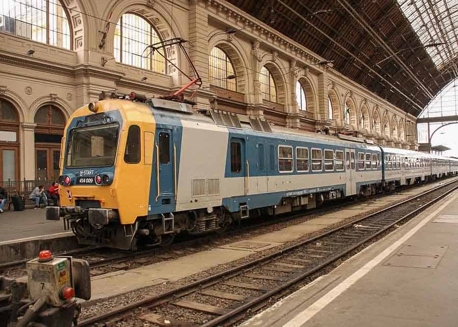 Budapest travel tips: traveling by train