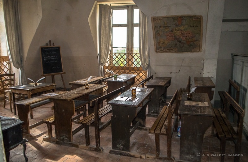 Old classroom re-creation at the Chateau Saint-Aubin