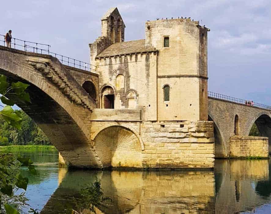 Pont d'Avignon – the Legend of the Broken Bridge of Avignon