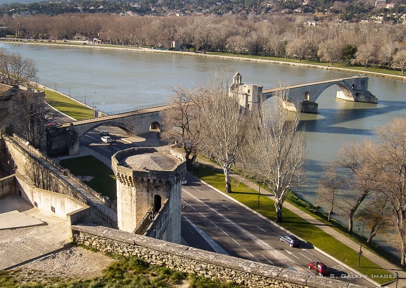 View of the Pont d'Avignon View of the Pont d'Avignon