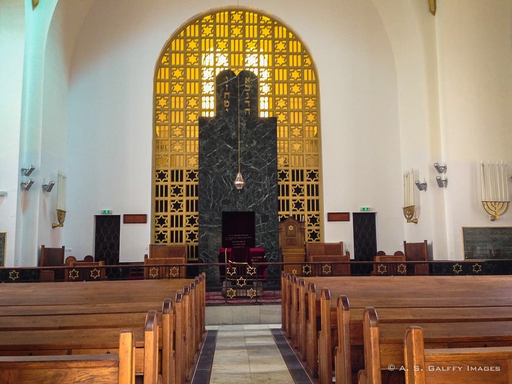 temple:inside