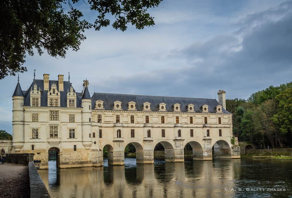 Arched bridge at Château de Chenonceau