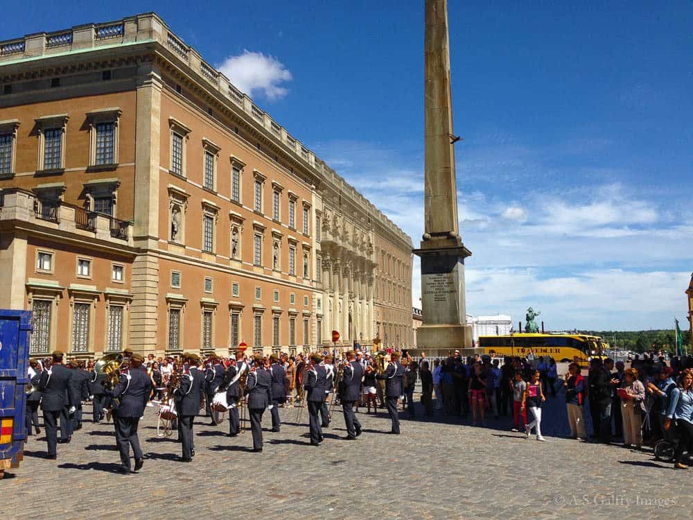 Changing of the guards ceremony at the Royal Palace, Stockholm Changing of the guards ceremony at the Royal Palace, Stockholm