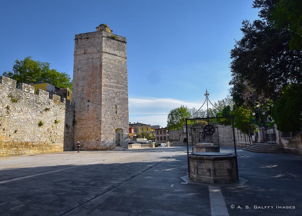 Image depicting the Five Wells Square in Zadar