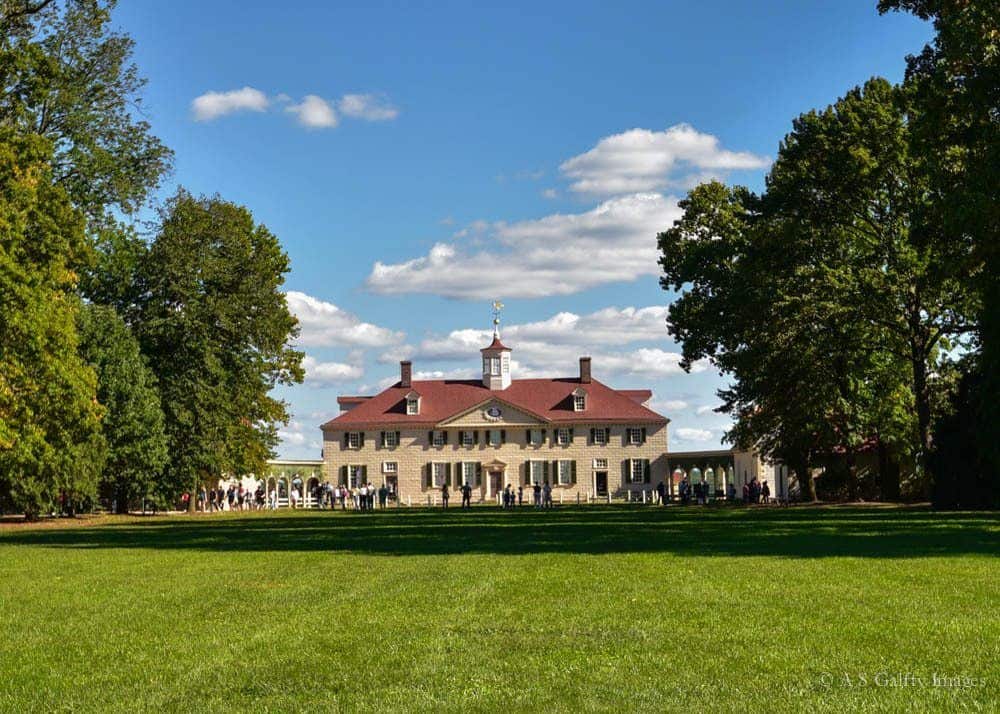 View of Mount Vernon Estate mansion View of Mount Vernon Estate mansion