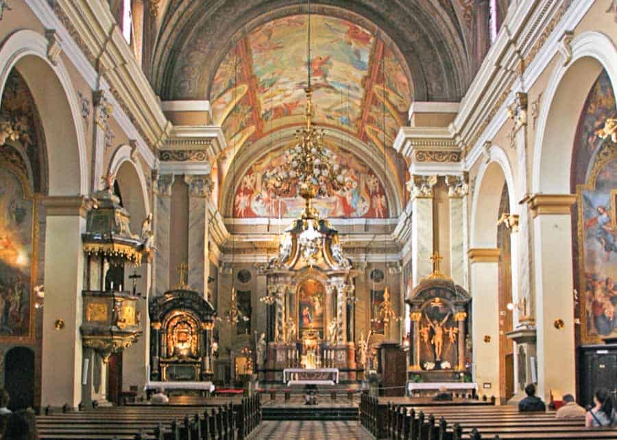 Sightseeing Franciscan Church in Ljubljana