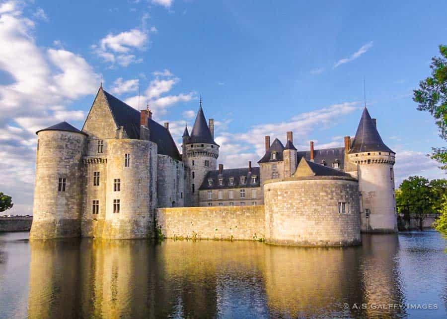 Loire Valley Castles: Chateau de Sully