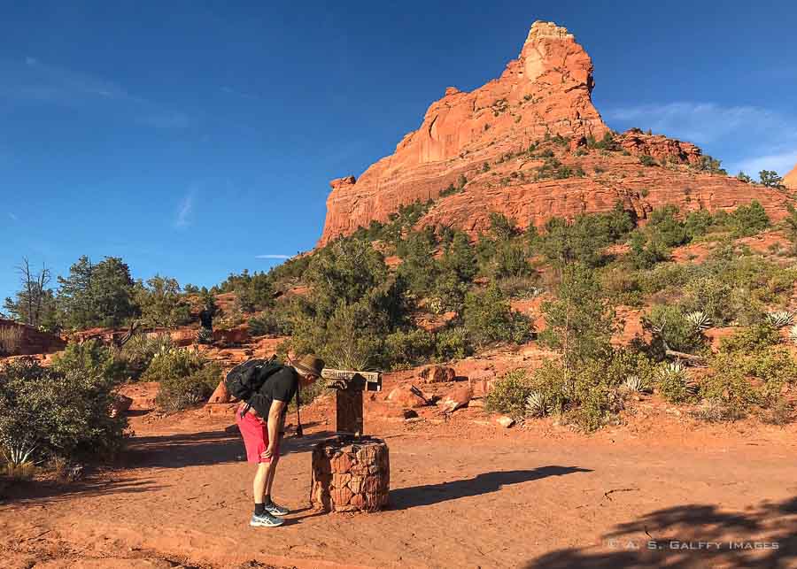 Hiking down the Soldier Pass trail